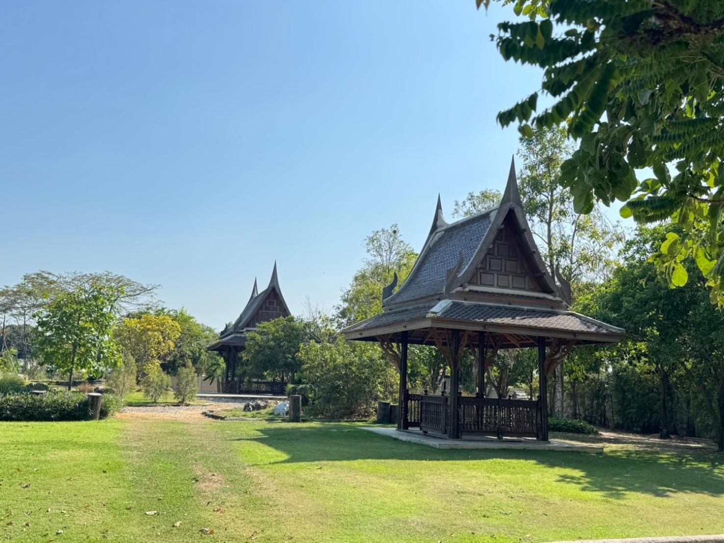Mida Grande Dhavaravati - Sha Nakhon Pathom